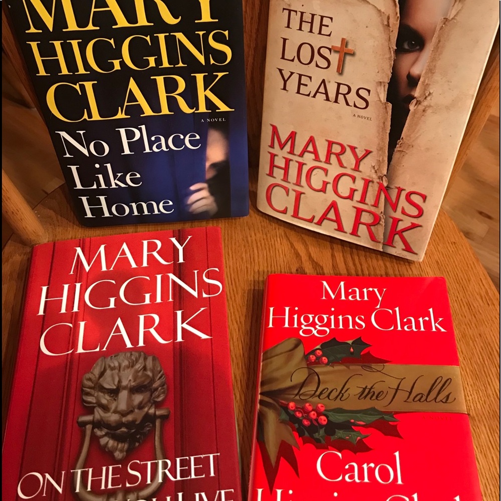 MARY HIGGINS CLARK HARDCOVERS & JACKETS - LIKE NEW